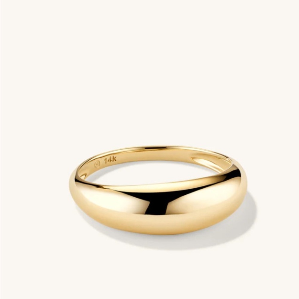 14k Mejuri dome ring. 7🏷️